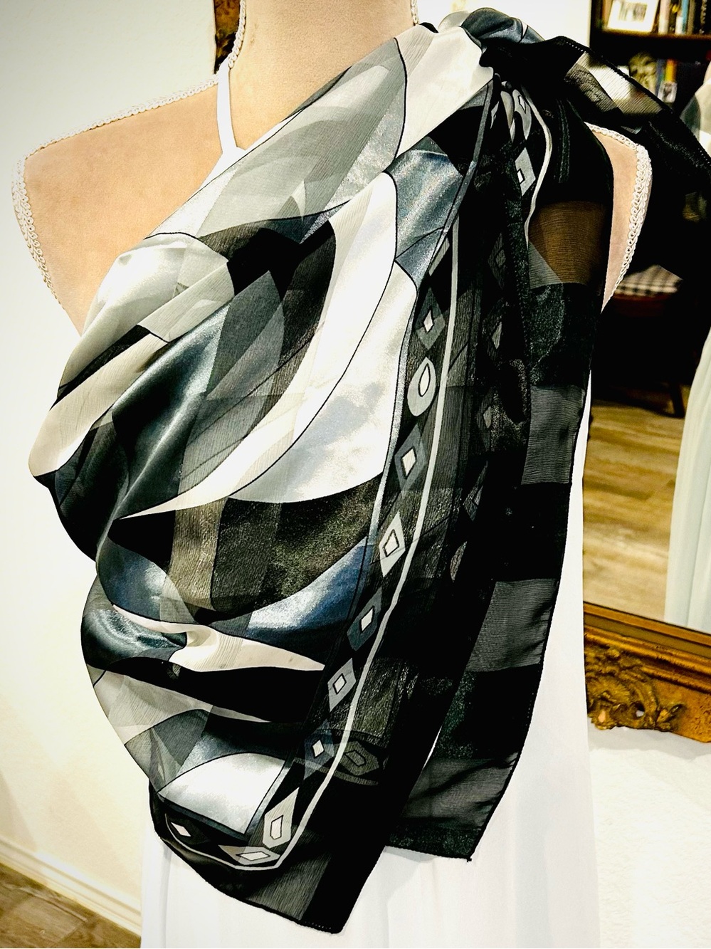Art To Wear Gray black abstract print diamond border oversized scarf shawl 40x40